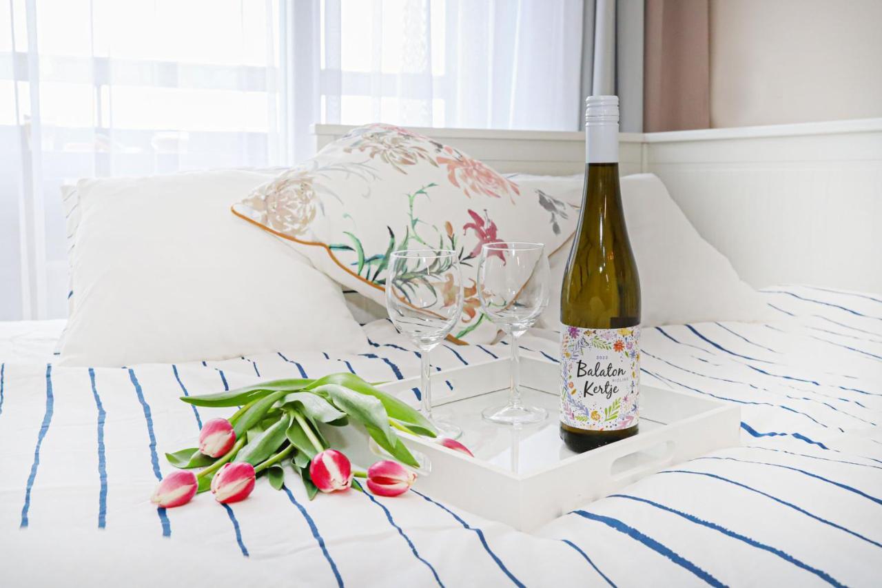 Silver Lodge Ezuestpart Apartman Siofok Luaran gambar